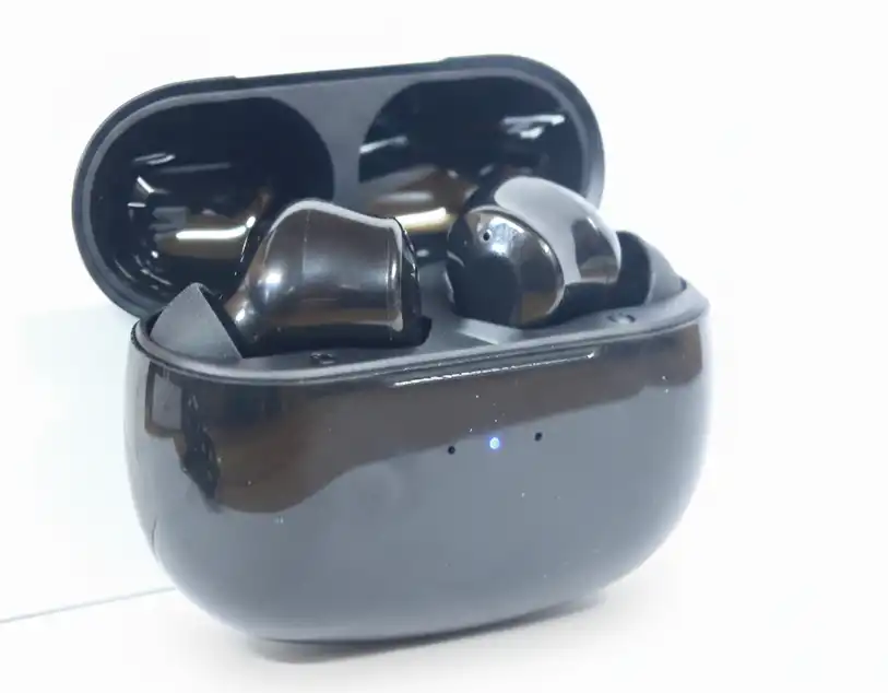 Blutooth head phone systeam hearing aid .